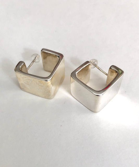 CUBE PIERCED EARRINGS - PURE SILVER 999