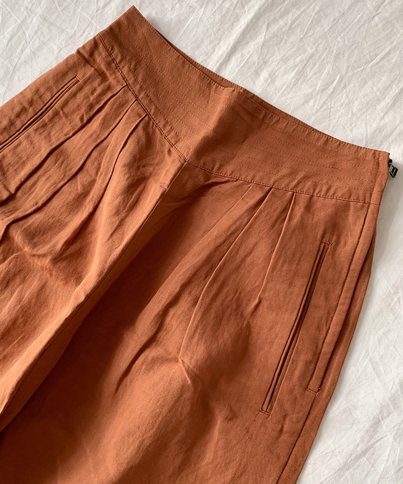 TUCK WIDE PANTS
