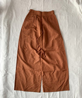 TUCK WIDE PANTS