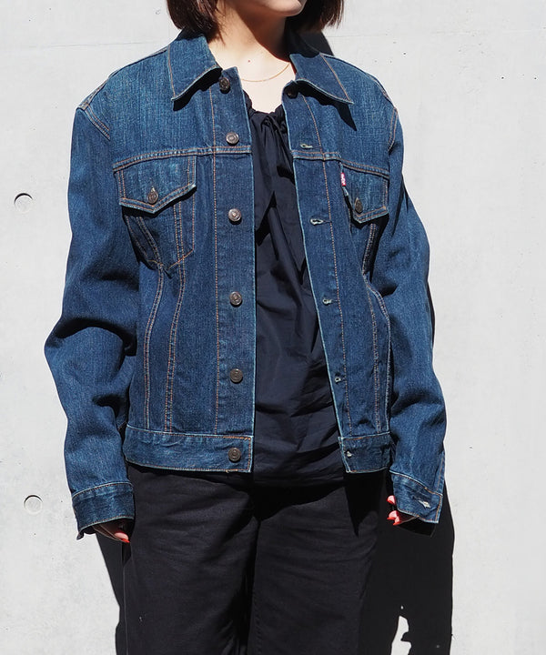 Levi’s denim jacket/70500